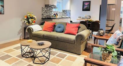 Central Cozy Stay- near C-train, office space, quiet, 2BR, sleeps 6