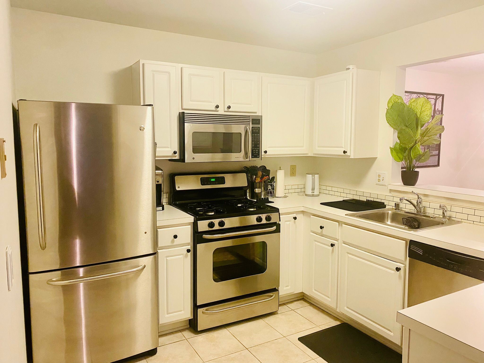 雪櫃、微波爐、焗爐、爐具