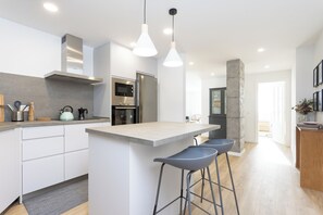 Micro-ondes, four, plaque de cuisson, lave-vaisselle