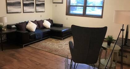 Cozy Remodeled Apartment near Green Bay & Appleton