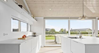 Gorgeous home in Sæby with WiFi