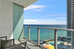 Property grounds - 1711 Hyde Beach on the Ocean View 2 Bed 2 Bath (Broward County)