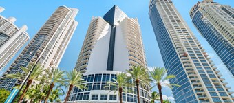 1910 International  Resort Deluxe 2 Queen  Ocean Front