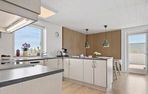 Réfrigérateur, four, plaque de cuisson, lave-vaisselle