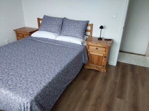 3 bedrooms, desk, free WiFi, bed sheets - Ainaloa Vacation Home of Hawaii! @3-bedroom house in tranquil Pāhoa with WiFi (Pahoa)