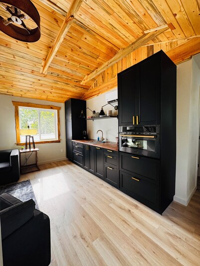 Luxury Living Near Downtown Moscow & U of I Campus