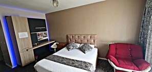 Classic Studio, Smoking, Sea View | Desk, blackout drapes, soundproofing, iron/ironing board - MERZE SUİT (Istanbul)