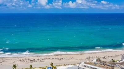 Cary Grant 1br Beach/pool/Wi-fi