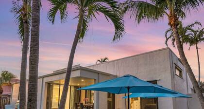 HOUSE BY THE BEACH, HEATED POOL, TRANQUIL, UPSCALE, LUSH NEIGHBORHOOD.