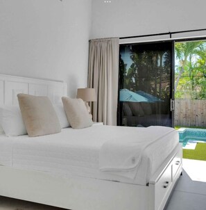 4 habitaciones, tabla de planchar con plancha y cuna de viaje 