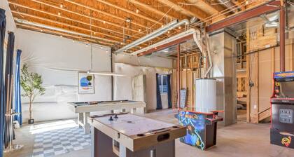 Centrally Located 5BD - Games, BBQ & Firepit Patio