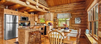THE CLAM SHELL Log Home on Clam Lake