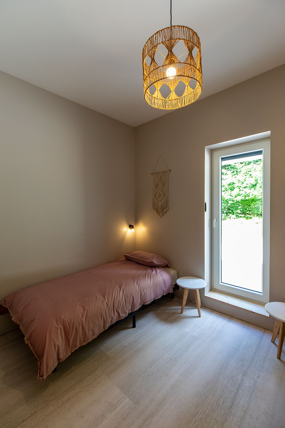 2 slaapkamers, een strijkplank/strijkijzer, reisbedje, gratis wifi