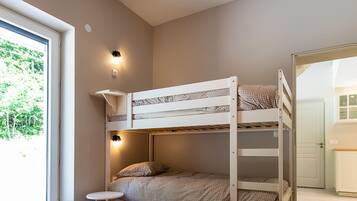 2 chambres, fer et planche à repasser, lit parapluie, Wi-Fi gratuit