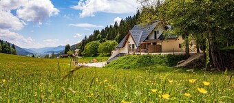 Gîte with panoramic view of the Vercors plateau