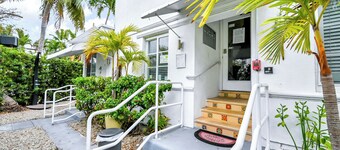 Cozy 1-bedroom apartment in lovely Miami Beach steps away from the beach