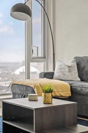 TV - The Nova - Stampede Views & Free Parking! (Calgary)