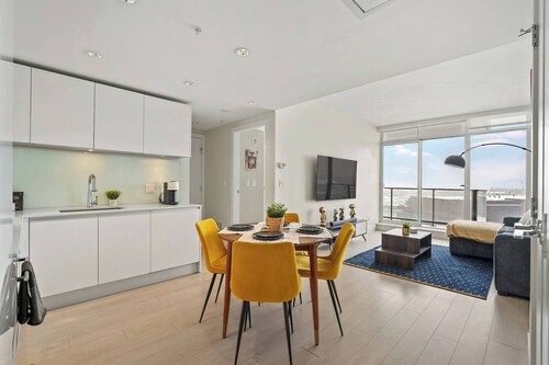 The Nova - Stampede Views & Free Parking!