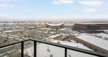 The Nova - Stampede Views & Free Parking!