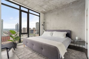 2 bedrooms, WiFi - The Metro - Swimming Pool + DT City Views! (Calgary)