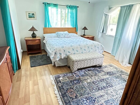 2 bedrooms, iron/ironing board, WiFi