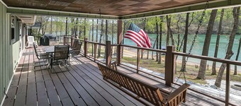 A Shore Thing - no steps to dock! Hot tub, fire pit ~ Sleeps 22 ~