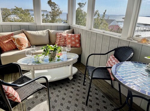 Spectacular Sandy Beach & Private Dock Retreat in Charming Dewey Beach- AC/Wifi