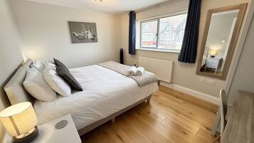 3 bedrooms, iron/ironing board, travel cot, free WiFi