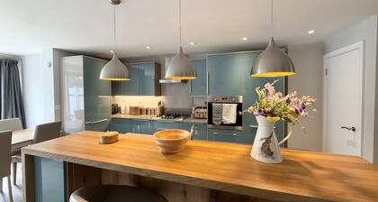 Marigold Cottage by NewFo rest