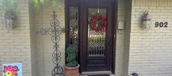 Charming 3-bedroom home in quiet Bryan neighborhood in the heart of AggieLand!