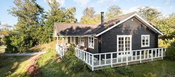 Nice home in Gilleleje with WiFi