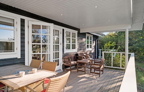 Nice home in Gilleleje with WiFi