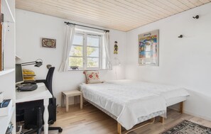 3 bedrooms, iron/ironing board, free WiFi - Nice home in Gilleleje with WiFi (Gilleleje)
