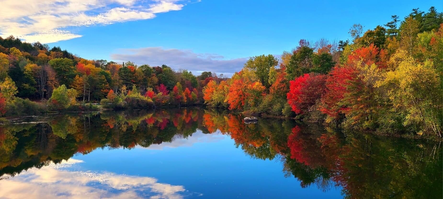 Beautiful vistas at Eastman lake just a 5 minute drive away. 