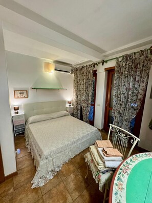 Superior Triple Room -  L'affittacamere nel parco "Appia Antica" (Rome)