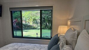 คอมฟอร์ทอพาร์ทเมนท์, ลานระเบียง, วิวสวน | วิวจากห้องพัก