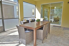 Outdoor dining