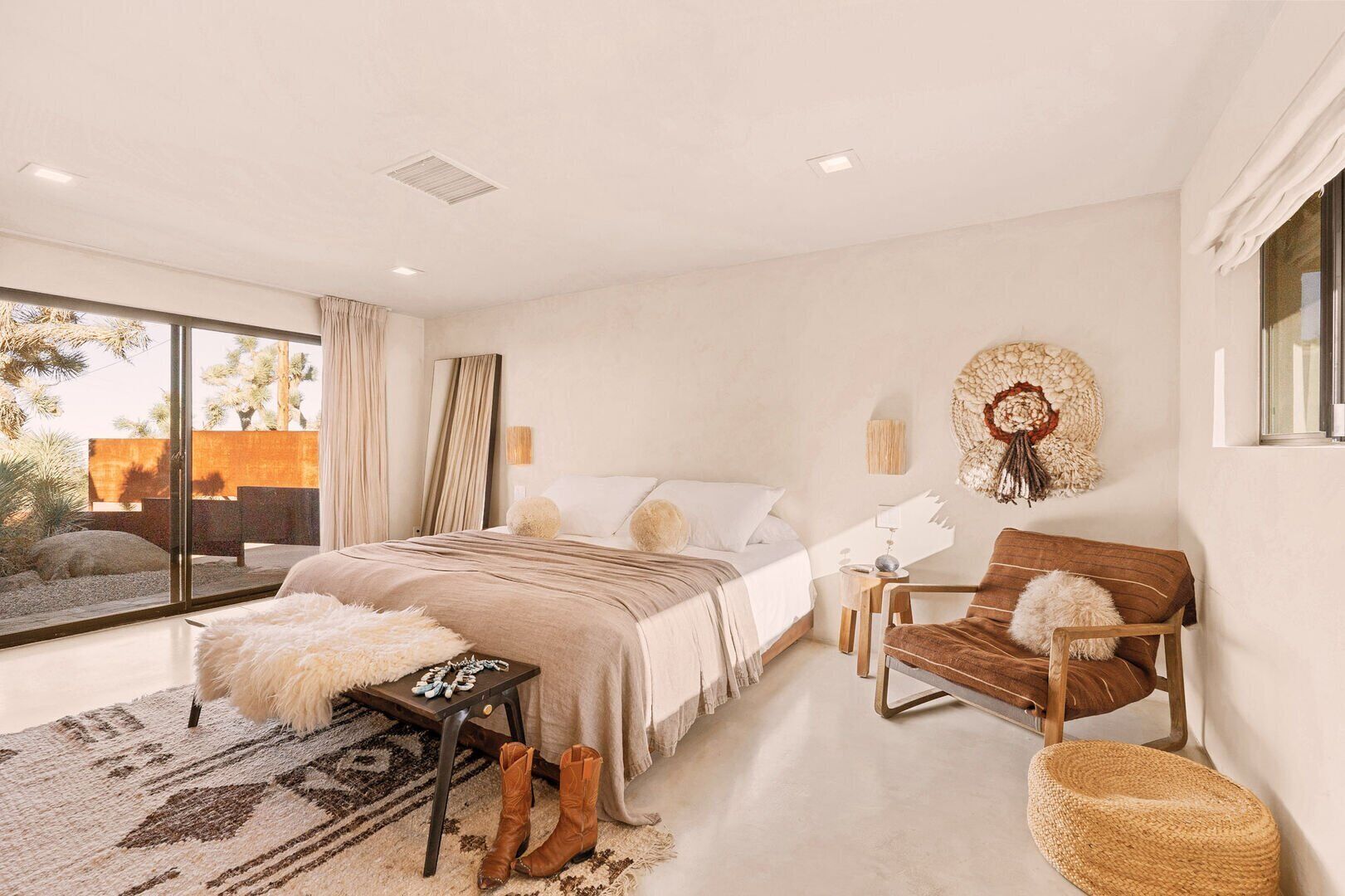 2 bedrooms, desk, travel crib, free WiFi