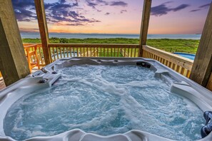 Outdoor spa tub - Luxury Beachfront 4BR with Pool, Hot tub, Elevator (Port Bolivar)
