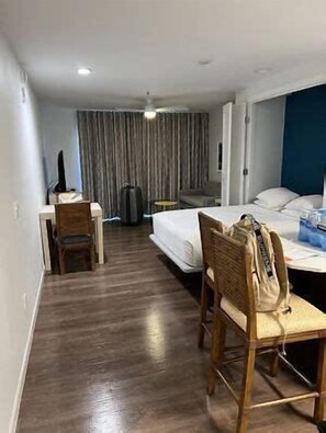 1 quarto, ferros/tábuas de passar roupa, Wi-Fi, roupa de cama