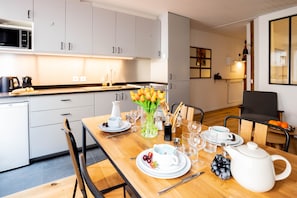 Fridge, microwave, oven, dishwasher