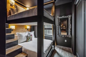 4 Schlafzimmer, Schreibtisch, Bügeleisen/Bügelbrett, kostenloses WLAN
