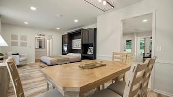 3 soverom, strykejern/-brett, wi-fi (inkludert) og sengetøy