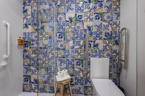 Bruser, hårtørrer, håndklæder