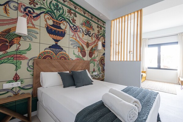 Iron/ironing board, free WiFi, bed sheets