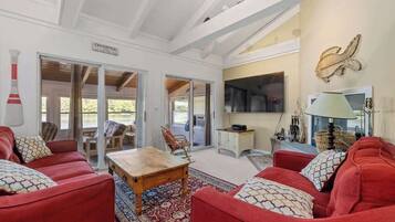 TV, fireplace, offices