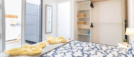 2 bedrooms, iron/ironing board, travel crib, free WiFi