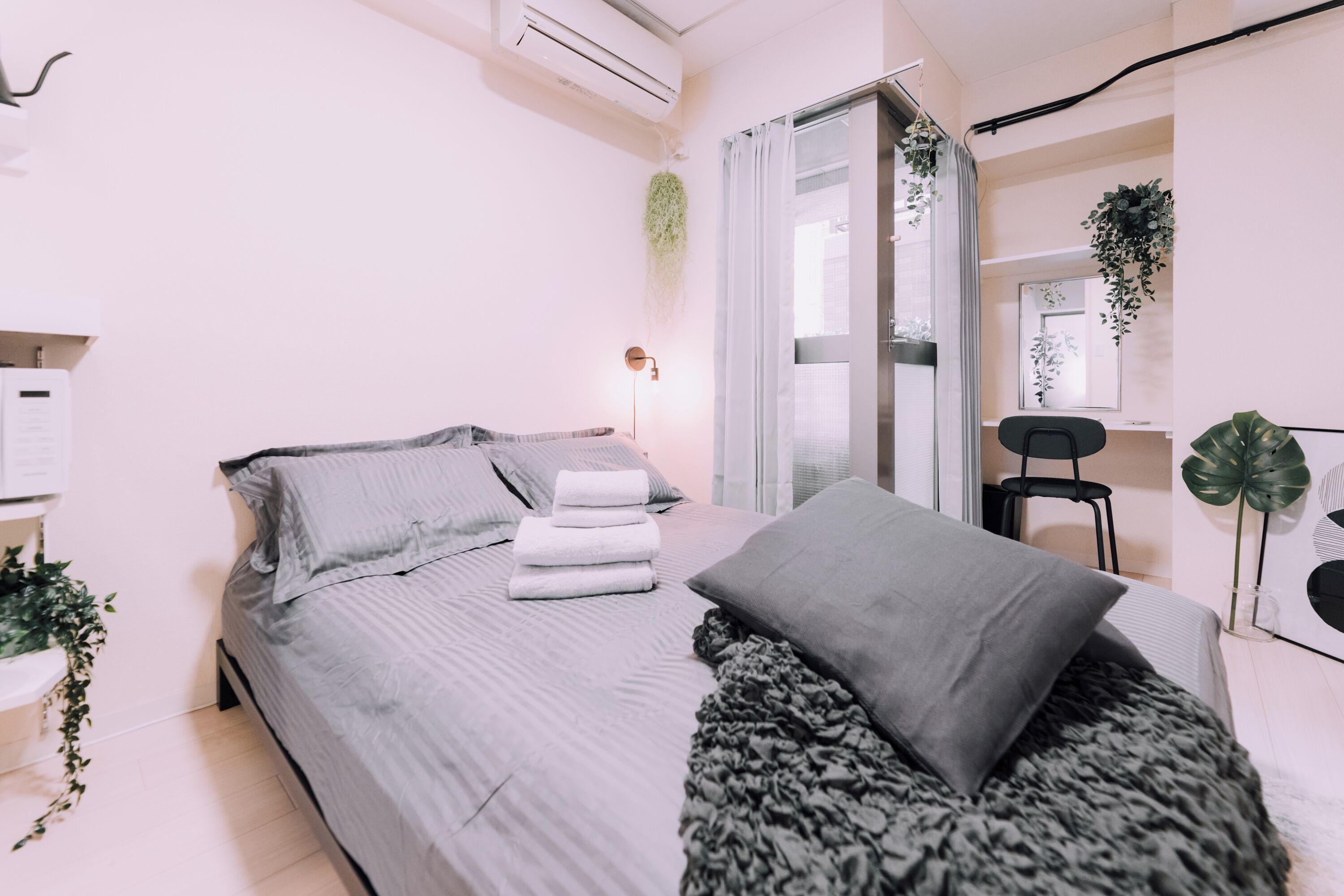 Appartement, 1 chambre, non-fumeurs | 1 chambre, bureau, fer et planche à repasser