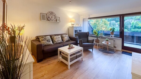 Unclassified image, 1 of 29, button