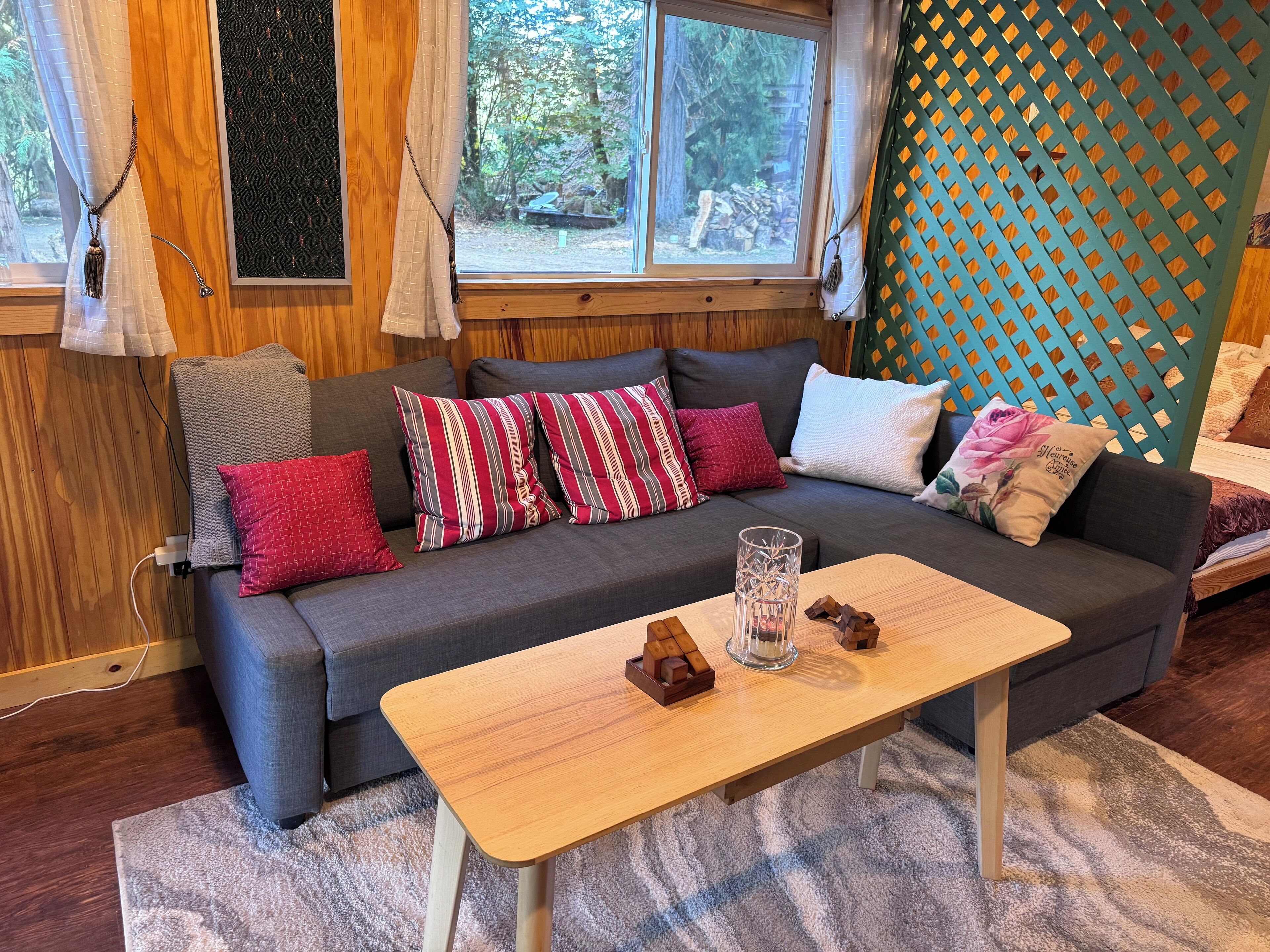 2 slaapkamers, een bureau, een strijkplank/strijkijzer, gratis wifi